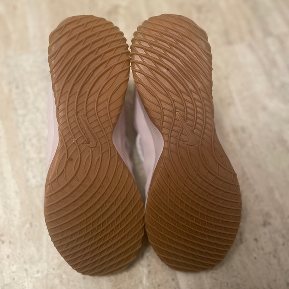 Women’s Nike City Loop - Picture 2 of 6